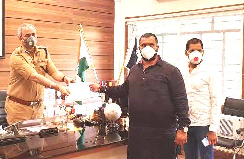 विलास मडिगेरी मारहाण प्रकरणी आमदार लांडगे व जगताप यांचे पोलीस आयुक्तांना निवेदन. राष्ट्रवादी व शिवसेनेच्या नगरसेवकांवर कारवाईची मागणी...