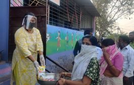 पिसोळी गावच्या माजी सरपंच स्नेहलताई गणपत दगडे यांच्या वाढदिवसानिमित्त शिधा व मास्कचे वाटप