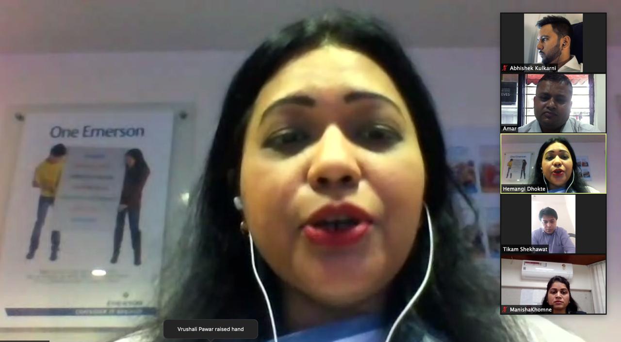 संवाद  कौशल्याचा  प्रभावी वापर रोगजगारसंधींसाठी  उपयुक्त  - हेमांगी धोकटे