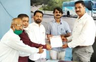 लॉकडाऊनमुळे बंद असणाऱ्या एसटीच्या प्रवासी पासची मुदत वाढवावी संभाजी ब्रिगेडचे आगार व्यवस्थापकांना निवेदन...
