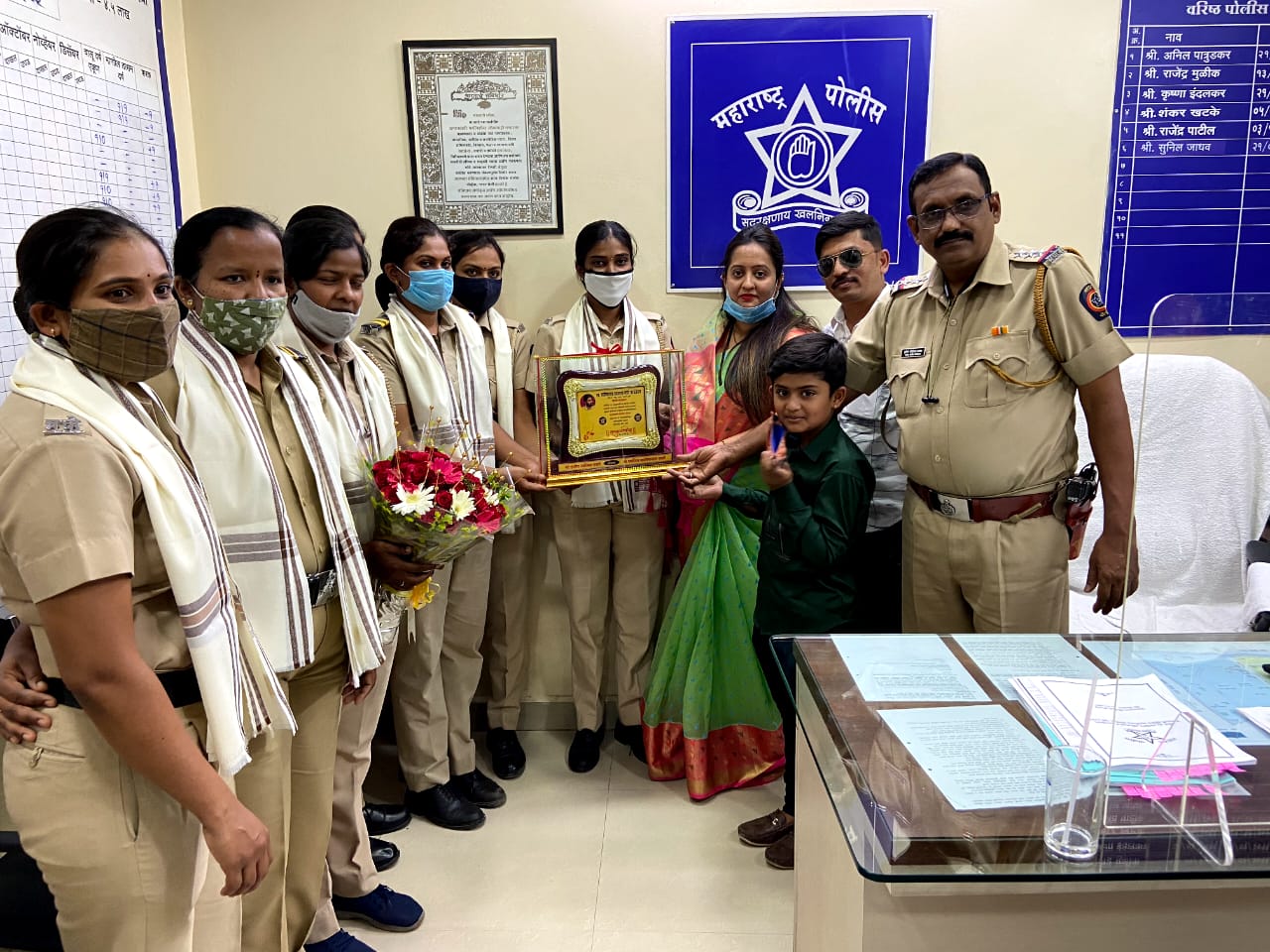 स्व. कानिफनाथ बबनराव पठारे फाऊंडेशनच्या वतीने पोलीस महिला कर्मचाऱ्यांचा सन्मान सोहळा संपन्न