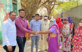 राष्ट्रवादी युवक कॉंग्रेसच्या वतीने महिला सफ़ाई कर्मचाऱ्यांचा सन्मान