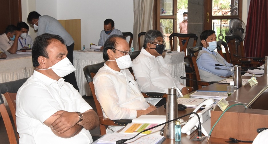 ‘कोरोना’ संसर्गाबाबतचे दक्षता नियम न पाळणाऱ्यांवर कठोर कारवाई करा - उपमुख्यमंत्री अजित पवार