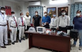 रेल्वे स्टेशन मास्तरांनी तीन दिवसांचा पगार रकमेतून हॉस्पीटलला दिली पाच लाखांची उपकरणे