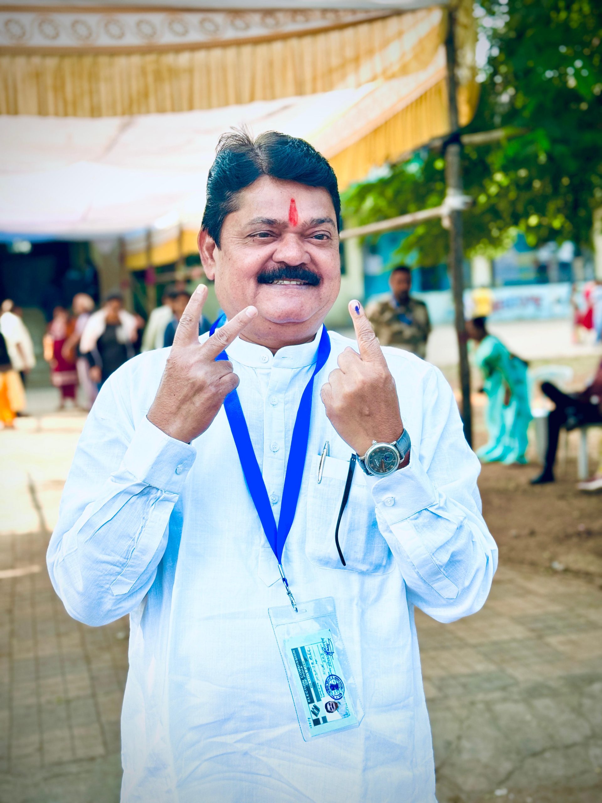 *भाऊसाहेब भोईर यांनी बजावला मतदानाचा हक्क*