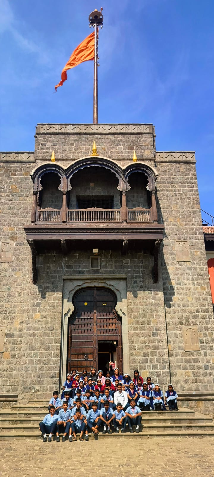 *छत्रपती शिवाजी महाराजांच्या इतिहासात रमले विद्यार्थी!*