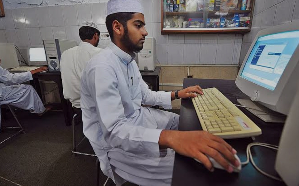 *डॉ. झाकीर हुसेन मदरसा आधुनिकीकरण योजनेचे प्रस्ताव 22 फेब्रुवारीपर्यंत सादर करा*