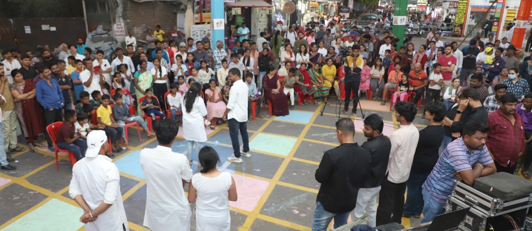 *पिंपरी मार्केट येथे वाहन मुक्त दिनानिमित्त लहान मुले,ज्येष्ठ नागरिक तसेच महिलांनी घेतला मनमुराद फिरण्याचा आणि सांस्कृतिक कार्यक्रमाचाही आनंद...*