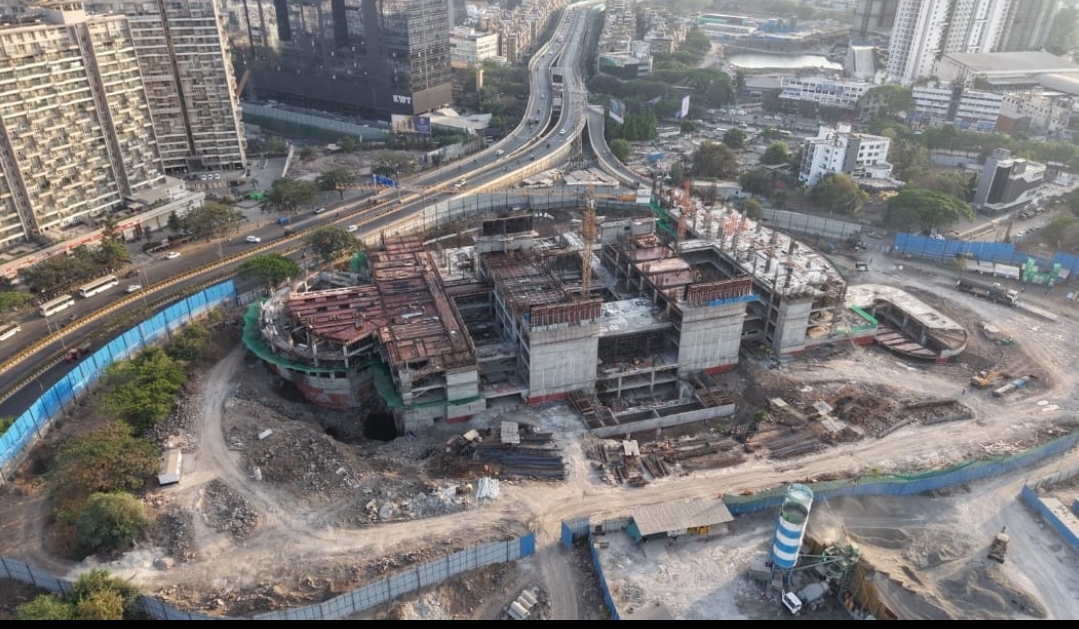 *पिंपरी चिंचवड महापालिकेच्या नवीन प्रशासकीय इमारतीच्या बांधकामाला गती*