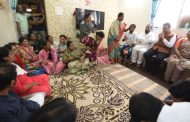*दहशतवादी हल्ल्यातील मृत पर्यटकांच्या कुटुंबियांचे मुख्यमंत्री देवेंद्र फडणवीस यांच्याकडून सांत्वन*