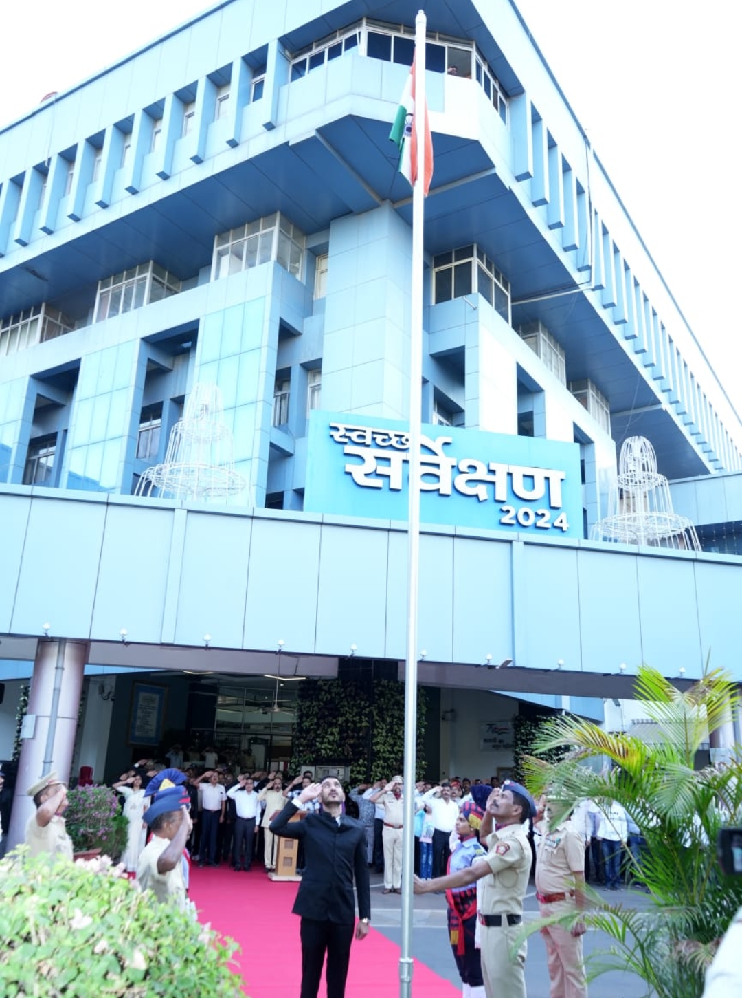 *महानगरपालिकेच्या वतीने १ मे महाराष्ट्र राज्य स्थापनेचा वर्धापन दिन (महाराष्ट्र दिन) उत्साहात साजरा...*