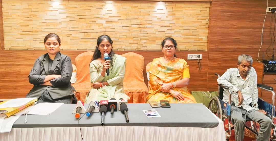 *लग्नात चारचाकी व १५ तोळे सोने देऊनही सासरच्या लोकांकडून विवाहितेचा छळ*