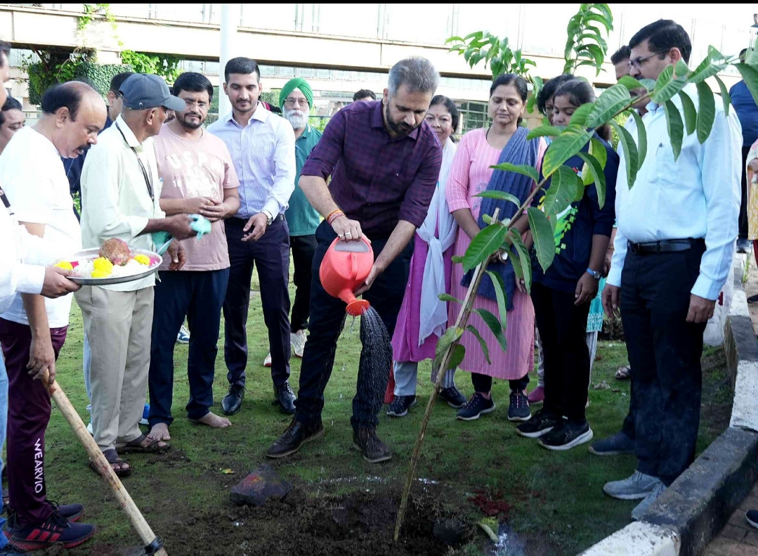 *शहराचे पर्यावरण संतुलन राखण्यासाठी नागरिकांचा सहभाग महत्त्वाचा – आयुक्त शेखर सिंह*