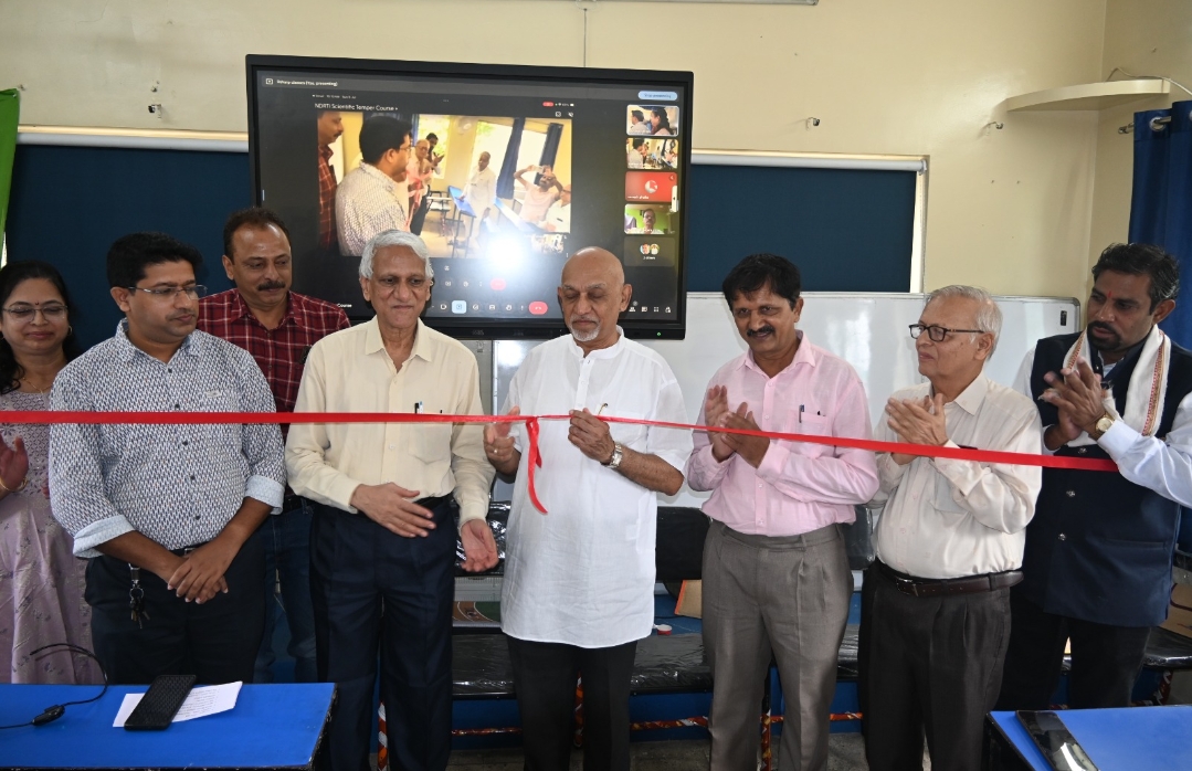 *दाभोलकरांनी वाहिली संतांच्या विवेकाची पताका- प्रभाकर पवार*