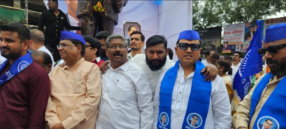 ठिय्या आंदोलनात 'संविधान ग्रुप' सहभागी