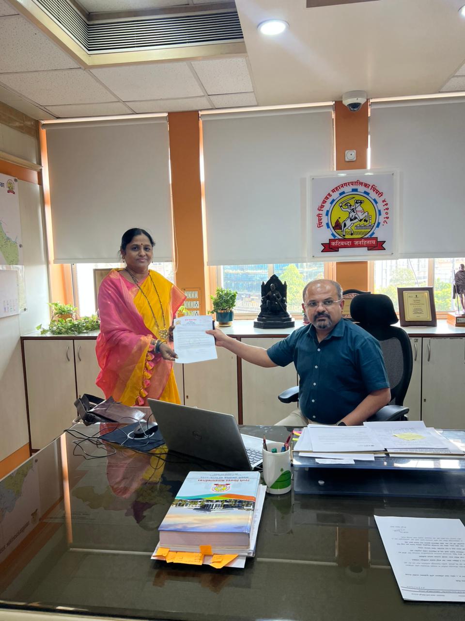 पिंपळे सौदागर येथे पोस्ट ऑफिससाठी आमदार शंकरभाऊ जगताप यांचा पाठपुरावा; नगरसेविका कुंदाताई भिसे यांनी आयुक्तांना दिले निवेदन