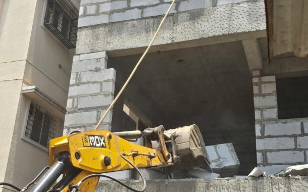 पिंपरी चिंचवड शहरातील ड व ह क्षेत्रीय कार्यालयांतील अनधिकृत बांधकामांवर महानगरपालिकेची कारवाई