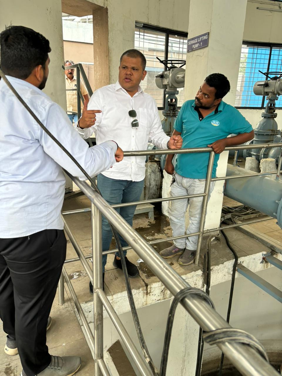 चिखली येथील सांडपाणी प्रक्रिया प्रकल्पाची स्थायी समिती सभापती अभिषेक बारणे यांच्याकडून पाहणी; प्रक्रिया केलेले पाणी प्रभावी पुनर्वापरावर भर...